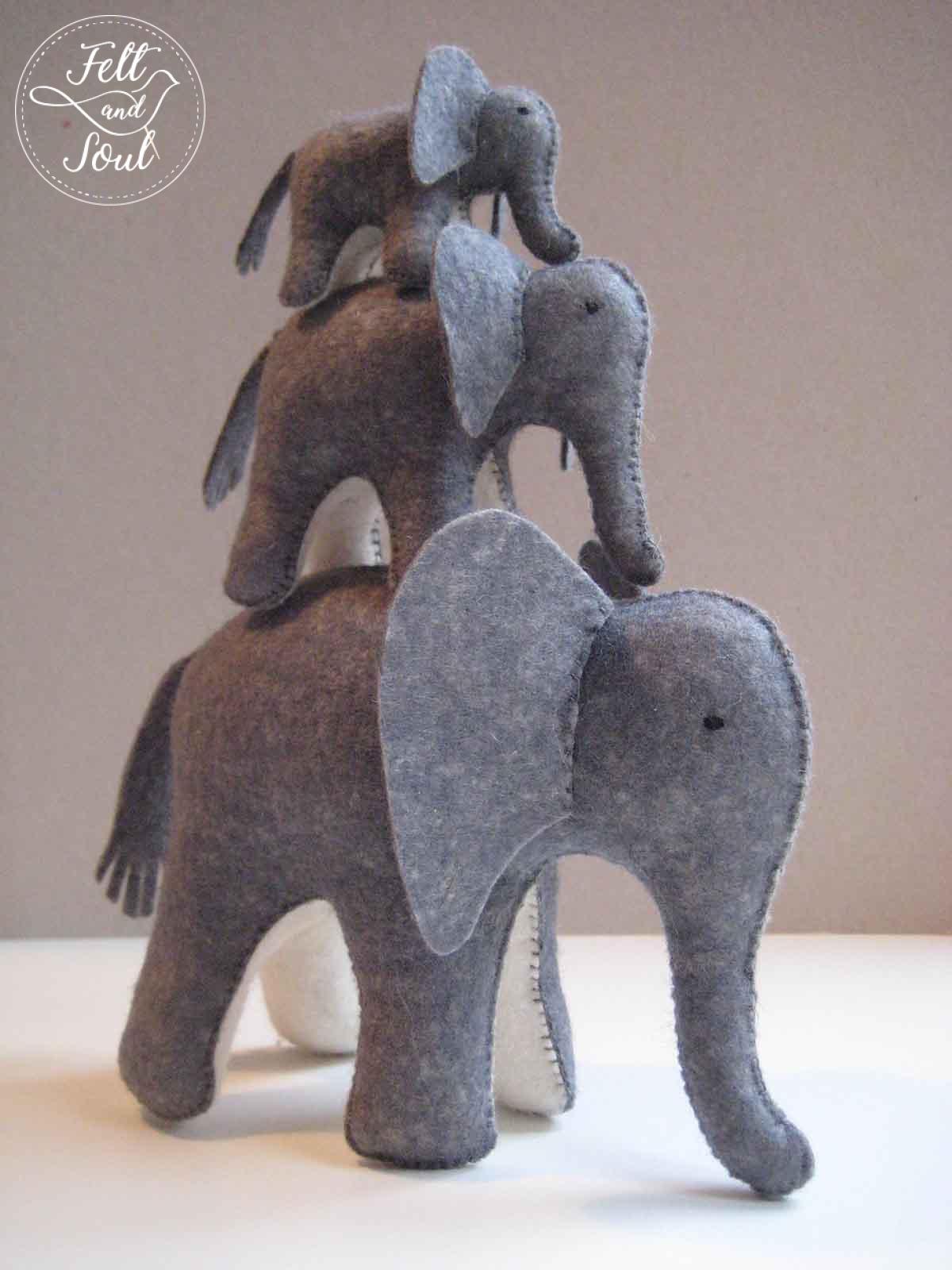 Elefánt mama és kis elefántok gyapjúfilc állatok