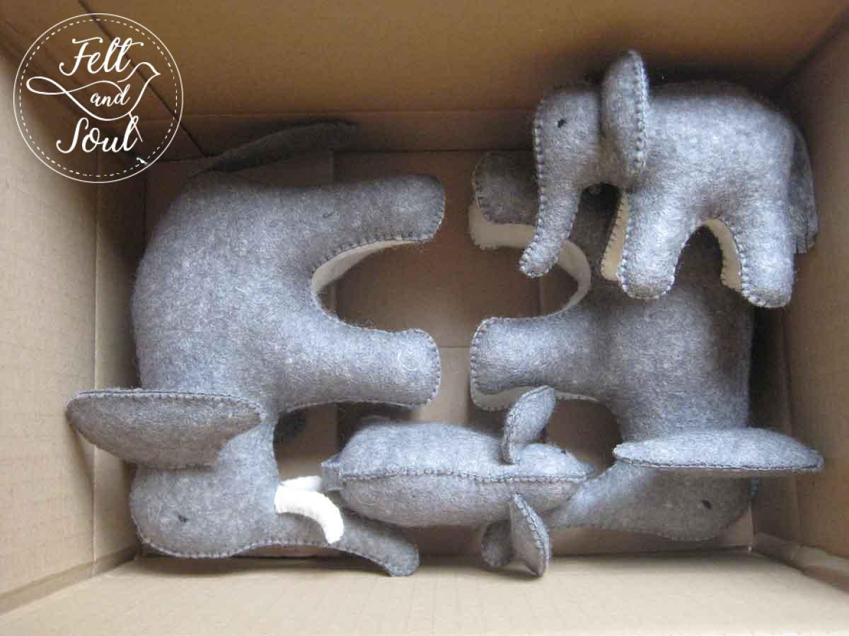 Gyapjúfilc elefánt család szállítás előtt