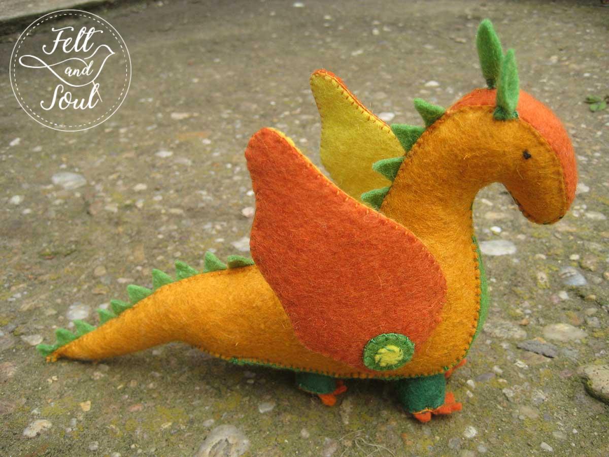 Sárkány filc figura