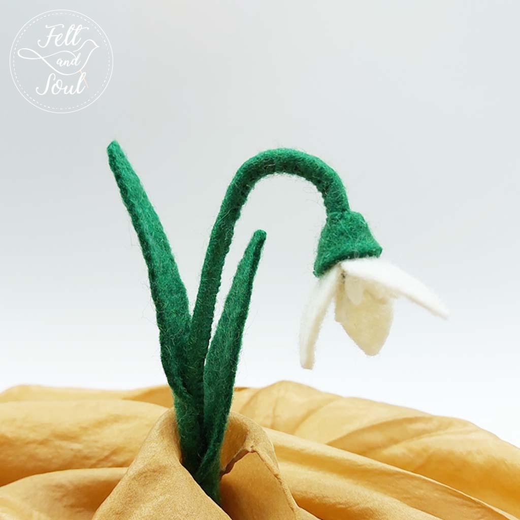 Hóvirág gyapjú filc figura