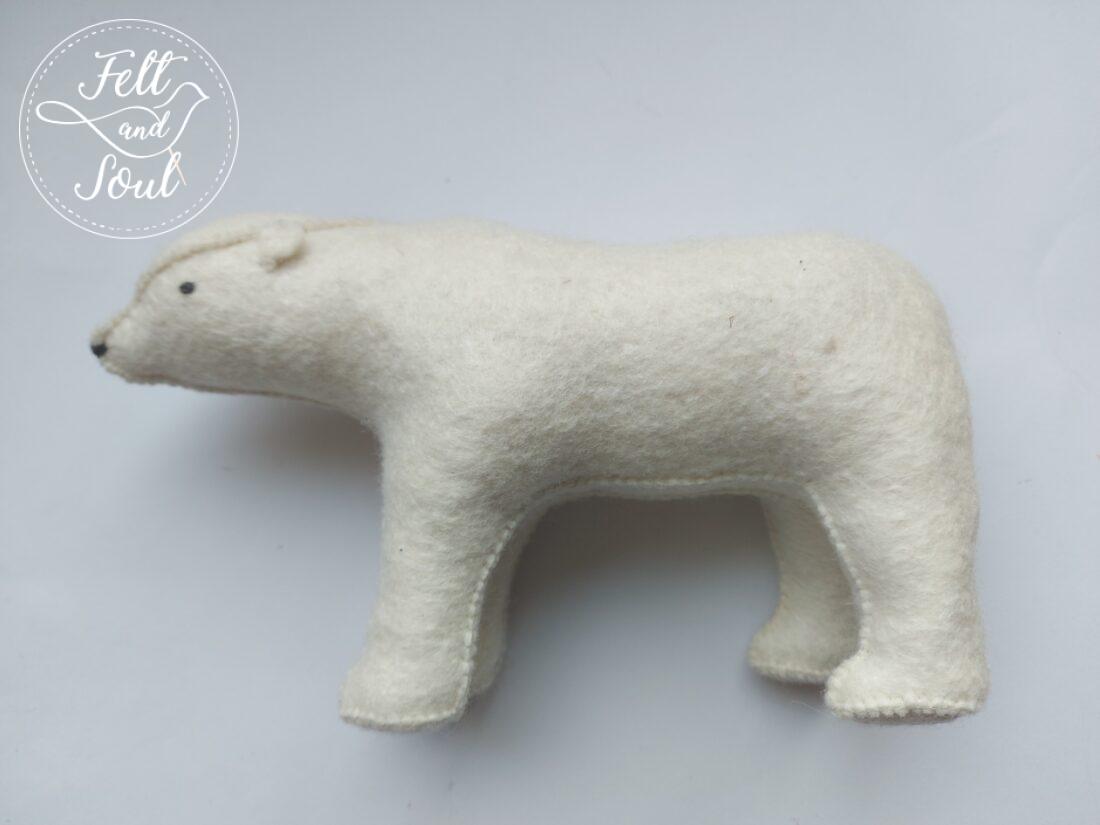 Felt and Soul jegesmedve gyapjúfilc figura