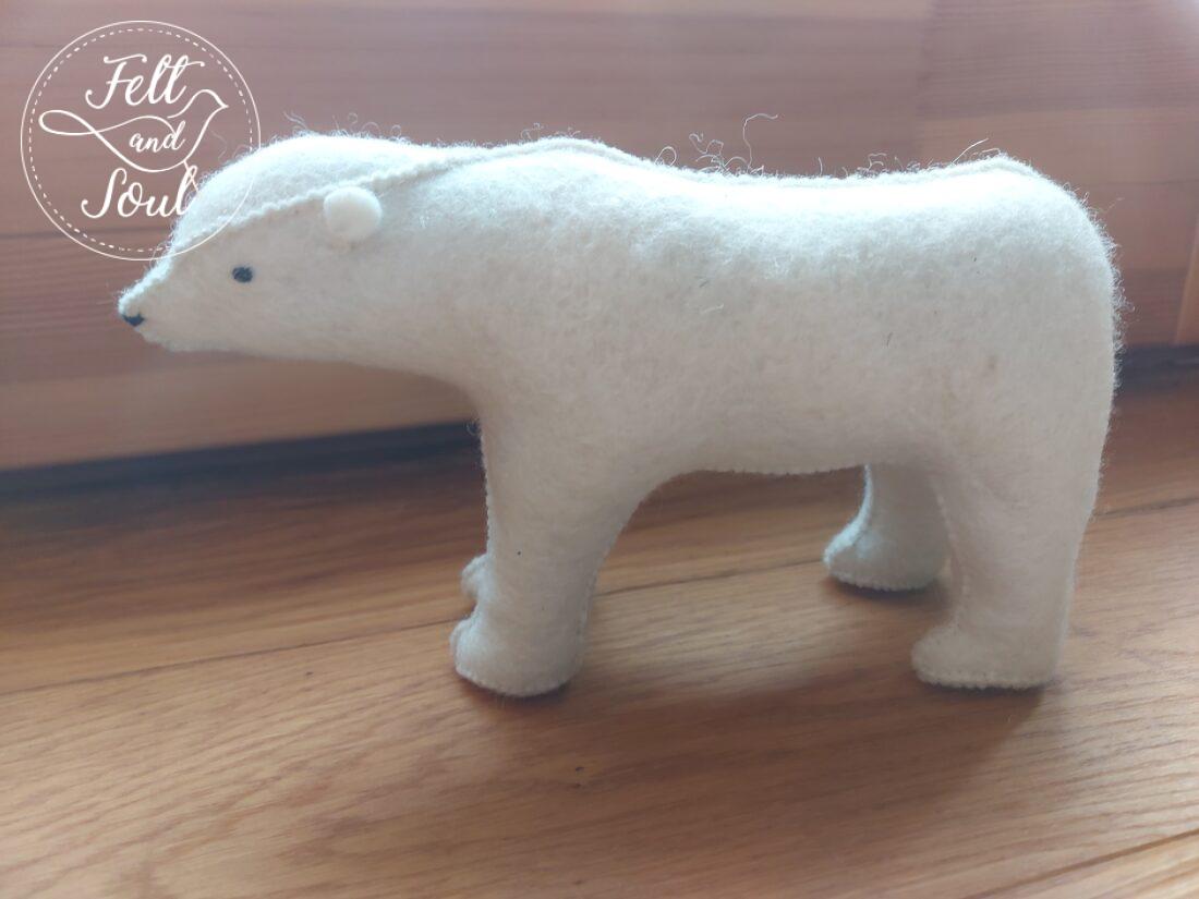 Felt and Soul jegesmedve gyapjúfilc figura