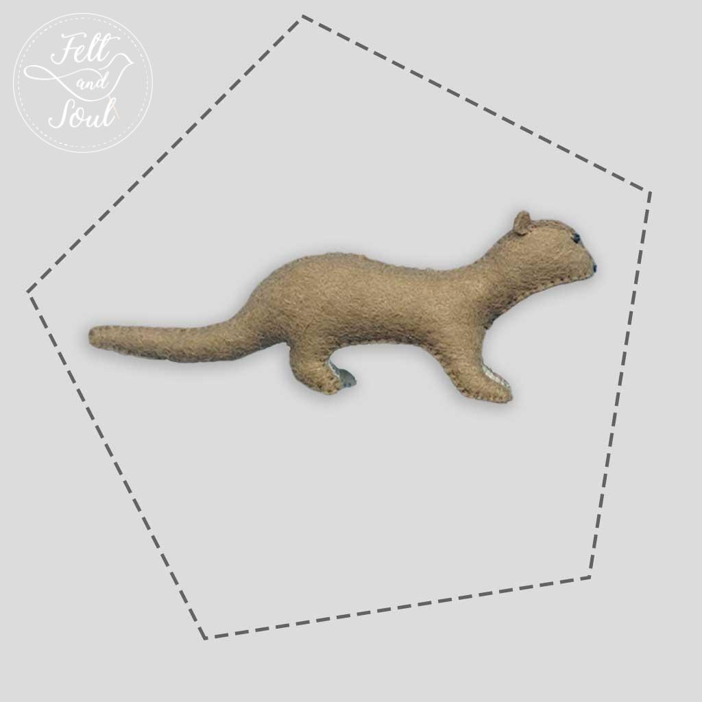 Felt and Soul - Vidra gyapjú filc figura letölthető szabásminta
